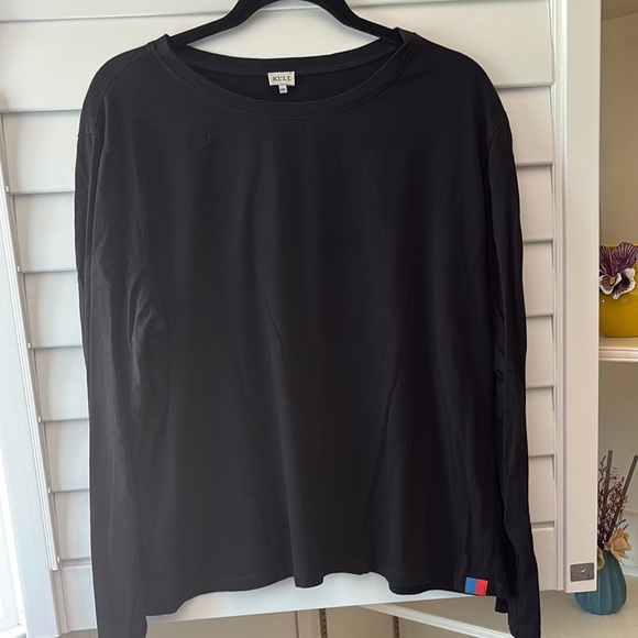 KULE The Modern Long Black Tee - Picture 3 of 9